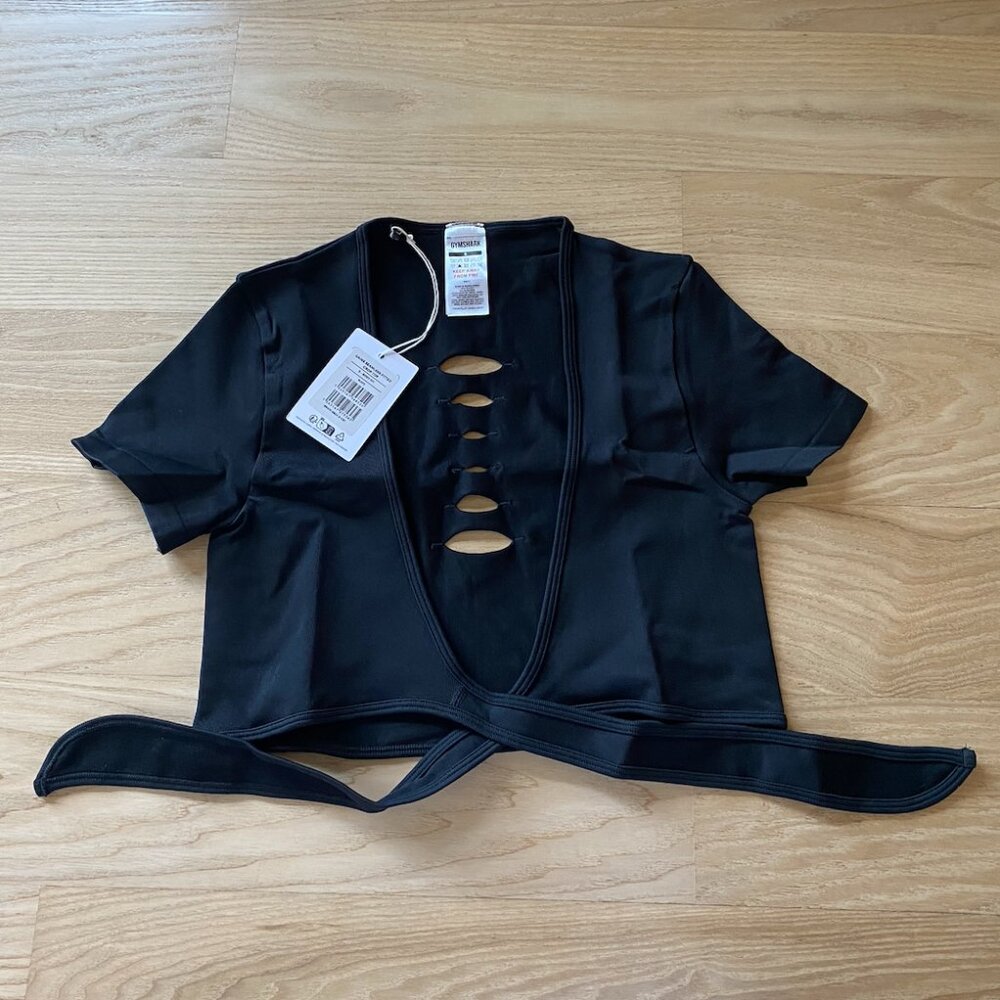 NWT - Gymshark Gains Seamless Fitted Crop Top (Black / Small)